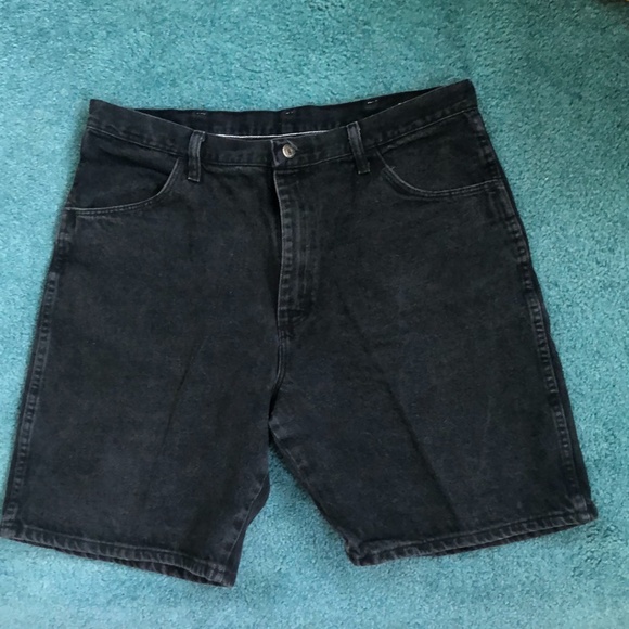 Brittania Shorts - Picture 1 of 6
